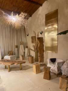 Photo de galerie - Ancienne dirigeante d’une entreprise de mobilier, je peux aussi vous confectionner des tabourets en bois massif ou effectuer des travaux de réparation sur votre mobilier.