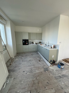 Photo de galerie - Pose d’une cuisine sur mesure 