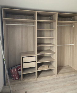 Photo de galerie - Agencement, sol et meuble.