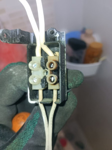 Photo de galerie - Connexion de poste encastré par domino qui prenait feu