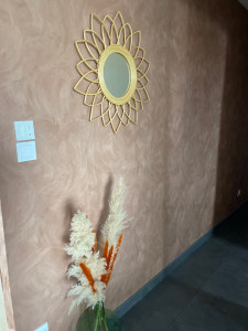 Photo de galerie - Pose papiers peint/ peintures 