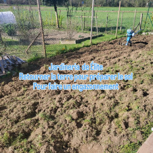 Photo de galerie - Jardineria de Élite 
à retrouver la terre pour préparer le sol pour le gazon 