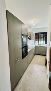 Photo de galerie - Montage complet d’une cuisine sur mesure 