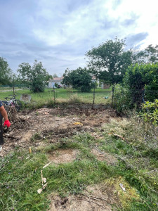 Photo de galerie - Création d’une dalle pour un abri jardin 