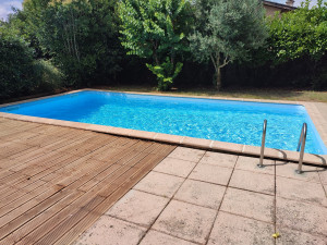Photo de galerie - Je possède un robot pour le nettoyage de votre piscine 
