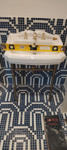 Photo de galerie - Rénovation complète de salle de bain avec pose de lavabo style anglais avec douche italienne 
