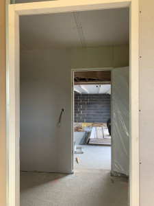 Photo de galerie - Pose d’une porte de garage + doublage.