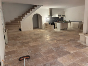 Photo de galerie - Travertin dans grand salon 