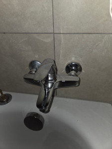 Photo de galerie - Robinet baignoire réparation cabine de douche flexible 