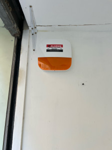 Photo de galerie - Alarme et automatisme de rideau 