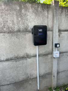 Photo de galerie - Installation d’une borne de recharge pour un client en maison individuelle 