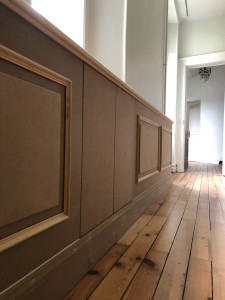 Photo de galerie - Fabrication et pose de panneau de soubassement à peindre
