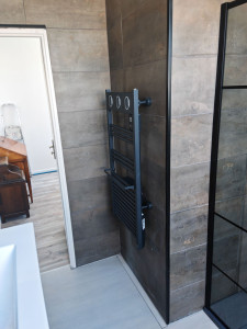 Photo de galerie - Pose sèche serviette 