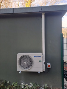 Photo de galerie - Installation climatisation sur site industriel. 