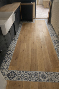Photo de galerie - Parquet bois et carrelage 