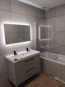 Photo de galerie - Réalisation de cette salle de bain de A à Z 
Raillage/ plomberie / faience/ pose des sanitaires. 
