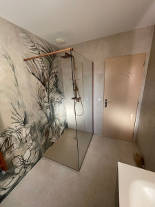 Photo de galerie - Rénovation complète de salle de bain carrelage XXL 250cmx120cm avec motif à respecter 