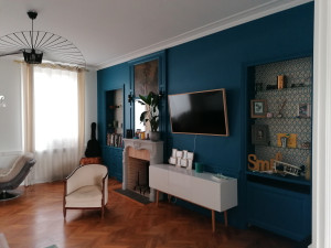 Photo de galerie - Application d'une peinture et pose d'un papier peint