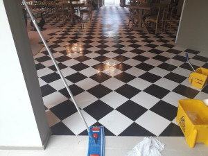 Photo de galerie - Nettoyage d’un restaurant 