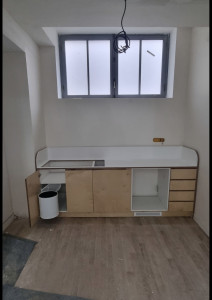 Photo de galerie -  cuisine en hêtre et blanc