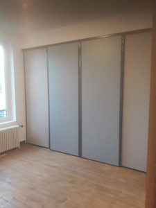 Photo de galerie - Pose porte placard coulissante 