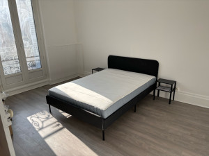 Photo de galerie - Montage du lit et table de chevets 