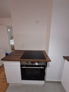 Photo de galerie - Meuble bas avec four et plaque de cuisson 