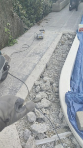 Photo de galerie - Saigné dans du béton pour changer les tuyaux 