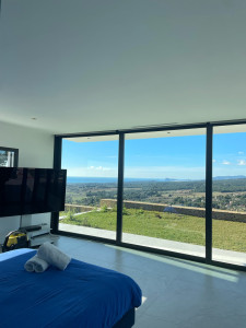 Photo de galerie - ✨ Nettoyage soigné pour villas et appartements avec prestations haut de gamme.  Je prends soin de chaque détail pour offrir un intérieur impeccable, lumineux et accueillant. Résultat : un espace propre, frais et prêt à être apprécié.