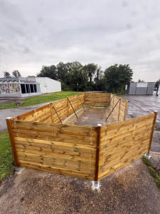 Photo de galerie - Création local à poubelle en clôture bois 