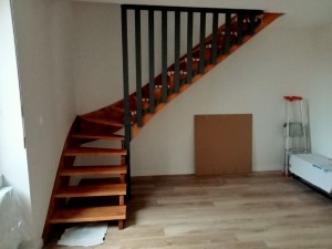 Photo de galerie - Décapage , vitrification d'escalier
