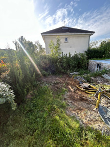 Photo de galerie - évacuation de déchets et remblai d’un trou (avant travaux )