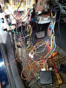 Photo de galerie - électricité auto et valise de diagnostic motage radio carplay Android 