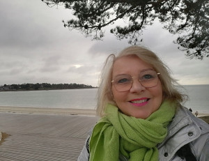 Photo de galerie - Vous pouvez me contacter pour prévoir des sorties, promenades et où rdv médicaux. 
