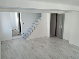 Photo de galerie - Pose de parquet et peinture