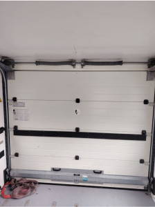 Photo de galerie - Spécialiste de la porte de garage : installation, réparation et motorisation. Du manuel au motorisé, interventions toutes marques.