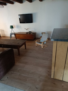 Photo de galerie - Pose du sol, placo avec passage des câbles électriques RJ45 et HDMI pour Tv ( aucune prise apparente )