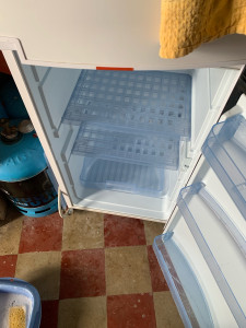 Photo de galerie - Nettoyage complet d’un frigo.