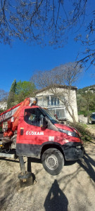 Photo de galerie - Opération mûrier de Chine à la nacelle.  