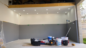 Photo de galerie - Mise en place de Spot LED et installation électrique dans un garage