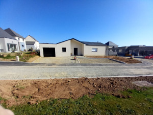 Photo de galerie - Pose de Bordure 
Pose de pavé 
Empierrement pour une préparation enrobé 