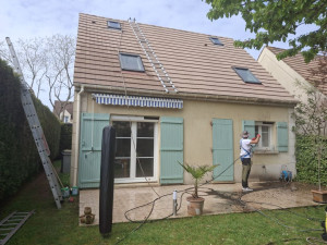 Photo de galerie - Après le nettoyage on rince les façades