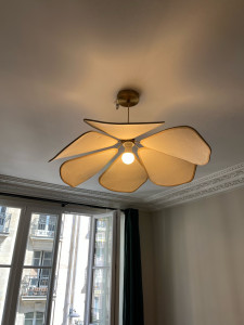 Photo de galerie - Pose de trois plafonniers chez une cliente dans le 18ème arrondissement de Paris en date du jeudi 31/07/2025