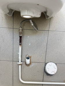 Photo de galerie - évacuation lavabo cassé 