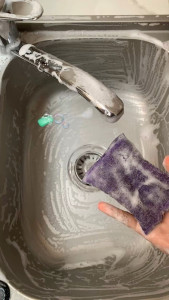 Photo de galerie - Travail de ménage – nettoyage complet de la cuisine.”