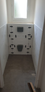 Photo de galerie - Pose faience pour toilettes suspendus