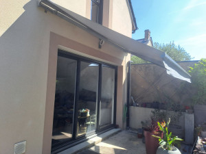 Photo de galerie - Installation d'un store Manuel de 4m 
