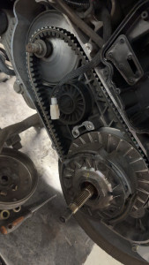 Photo de galerie - Remplacement kit transmission, courroie, galets, patins