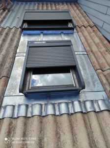 Photo de galerie - Création d'entourage de velux en zinc ( créé et façonné sur mesure )