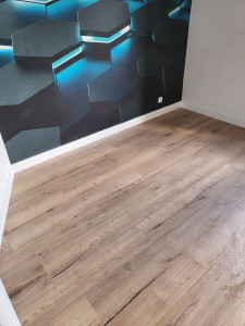 Photo de galerie - Pose parquet tapisserie 